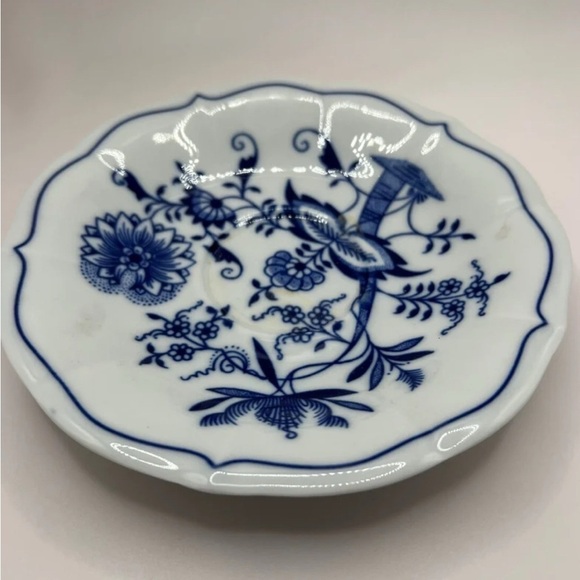 Zwiebelmuster Czech Blue & White Teacup and Saucer – Bohemia Porcelain – Vtg - Picture 6 of 9